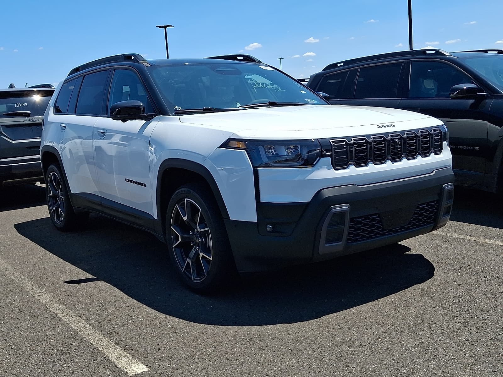 2026 Jeep Cherokee Overland 4x4 — photo 1 of 17