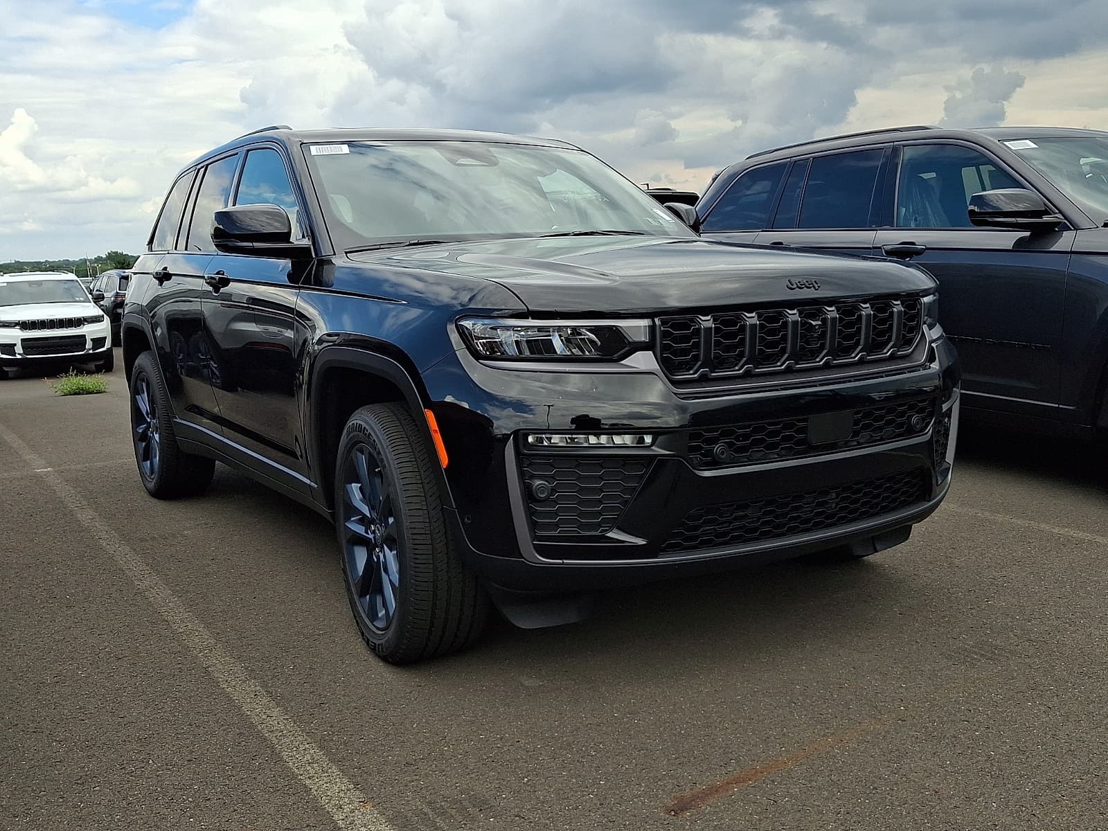 2026 Jeep Grand Cherokee 85th Anniversay Edition 4x4 — photo 1 of 14