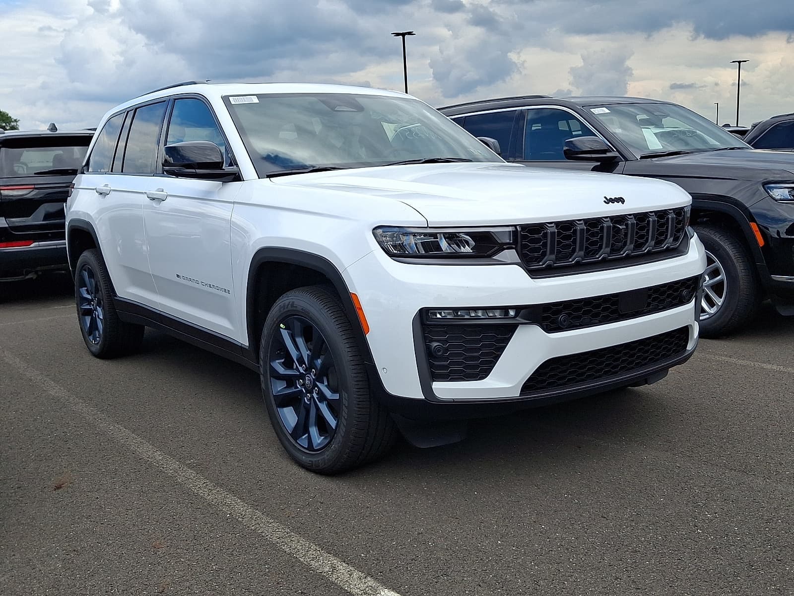 2026 Jeep Grand Cherokee 85th Anniversay Edition 4x4 — photo 1 of 14