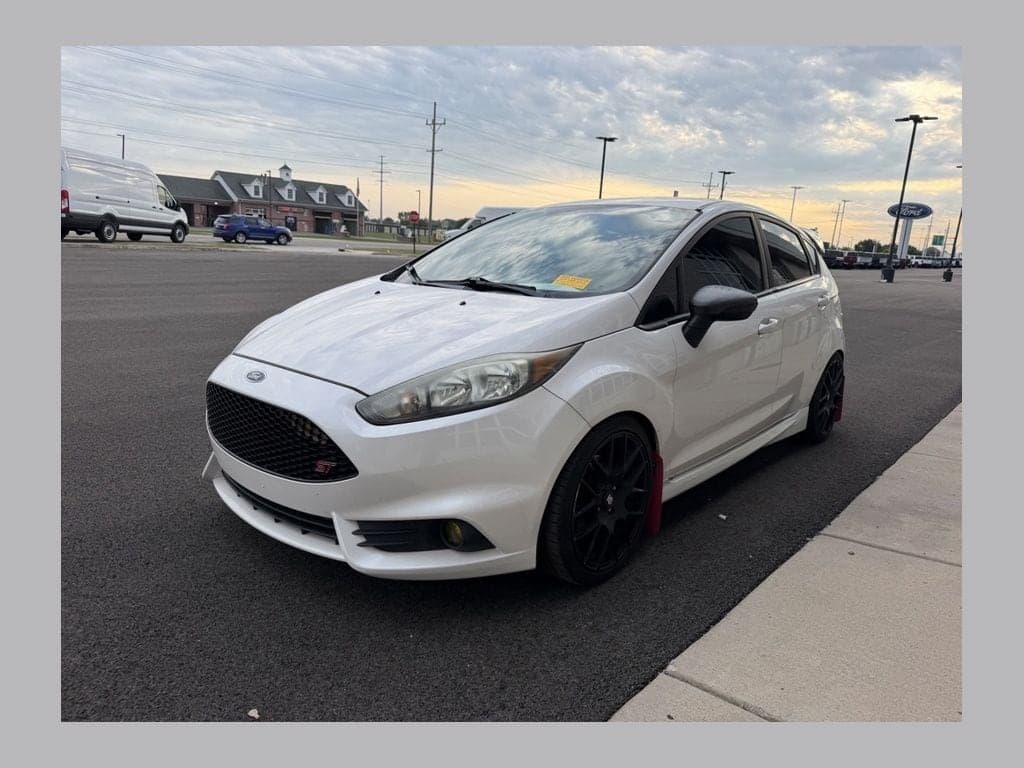 2016 Ford Fiesta ST — photo 1 of 18