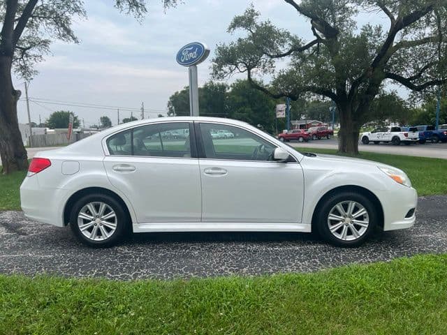 2012 Subaru Legacy 2.5i — photo 1 of 23