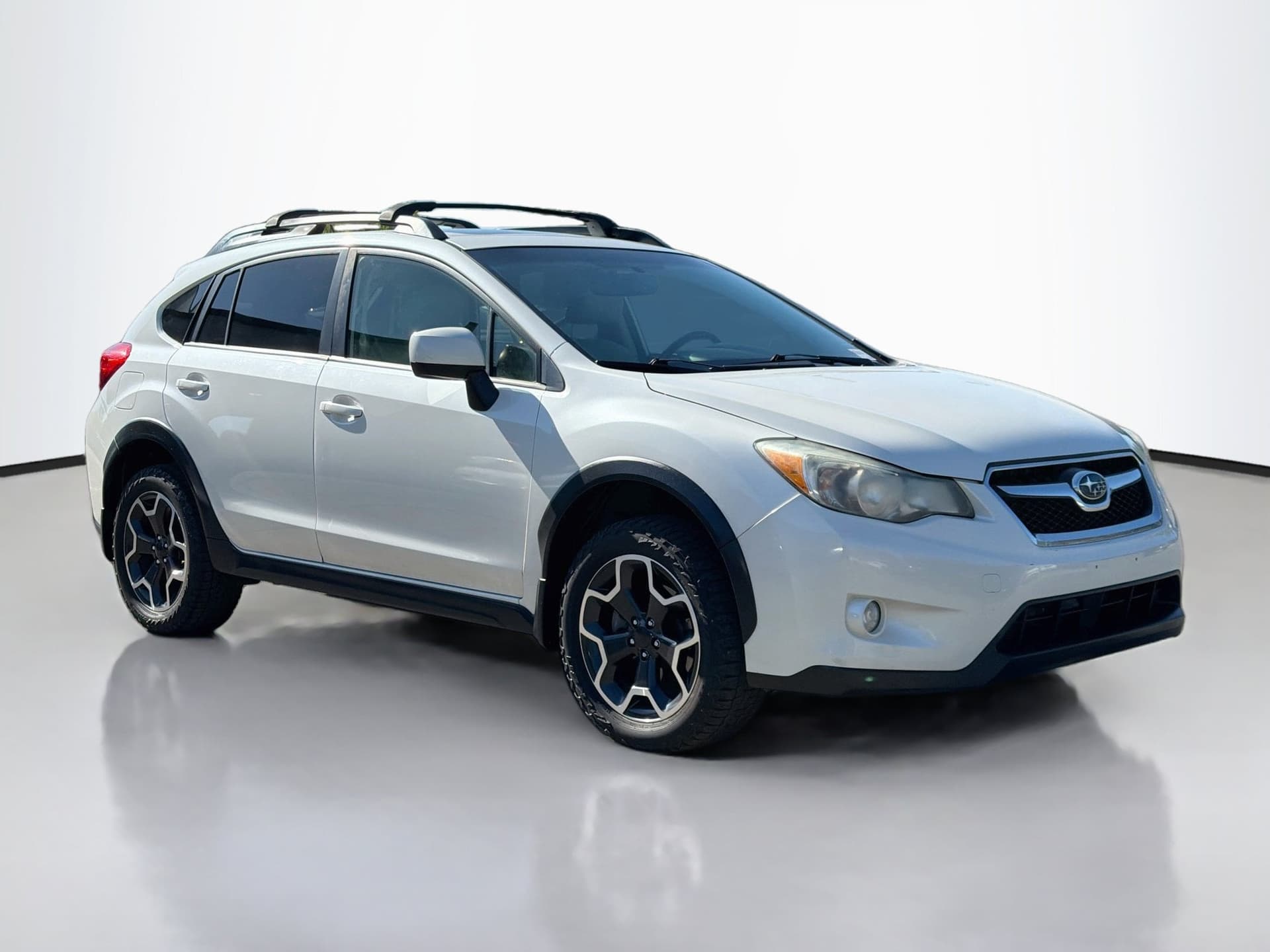 2014 Subaru XV Crosstrek Limited — photo 1 of 35