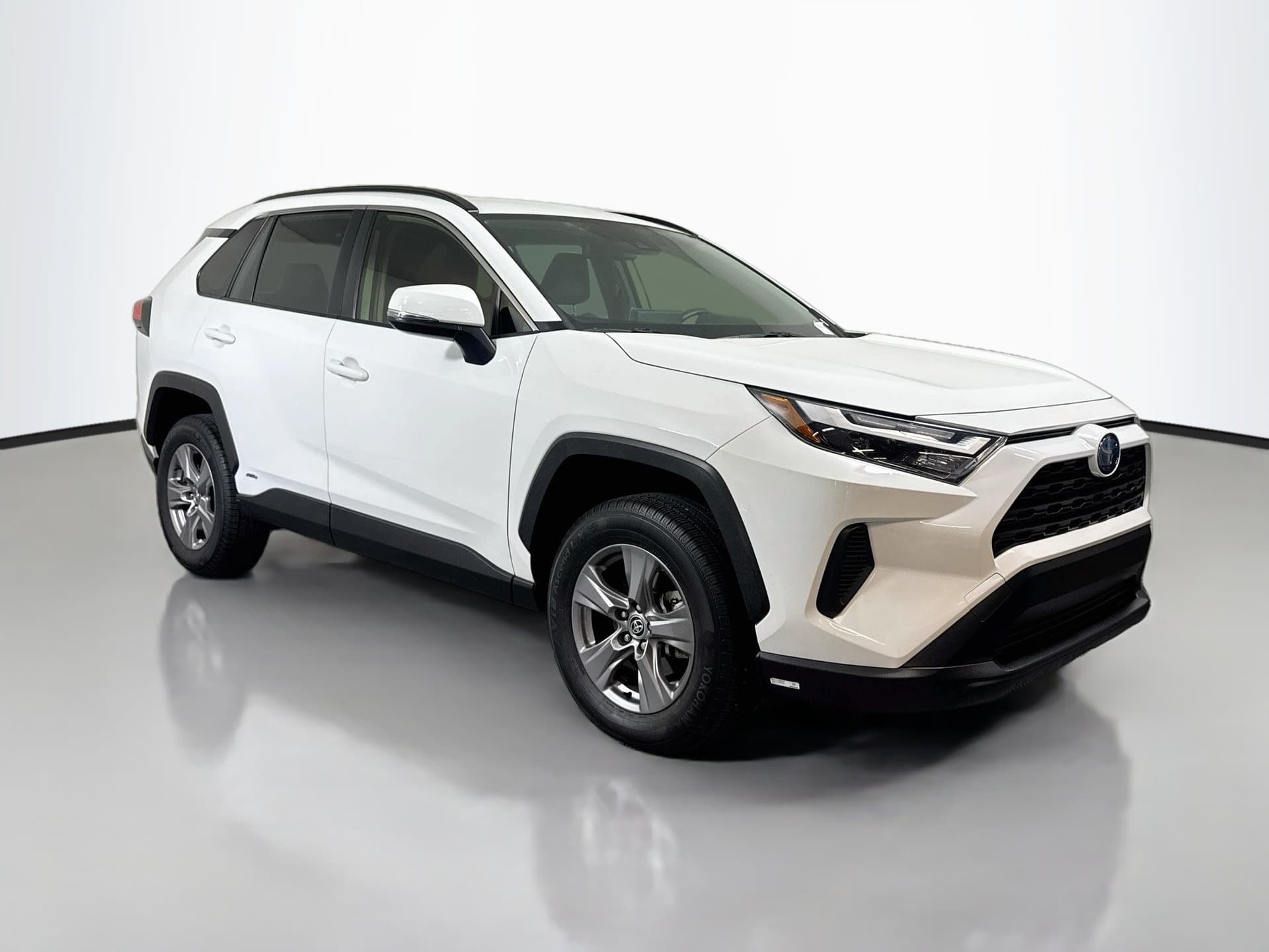 2024 Toyota RAV4 Base — photo 1 of 36