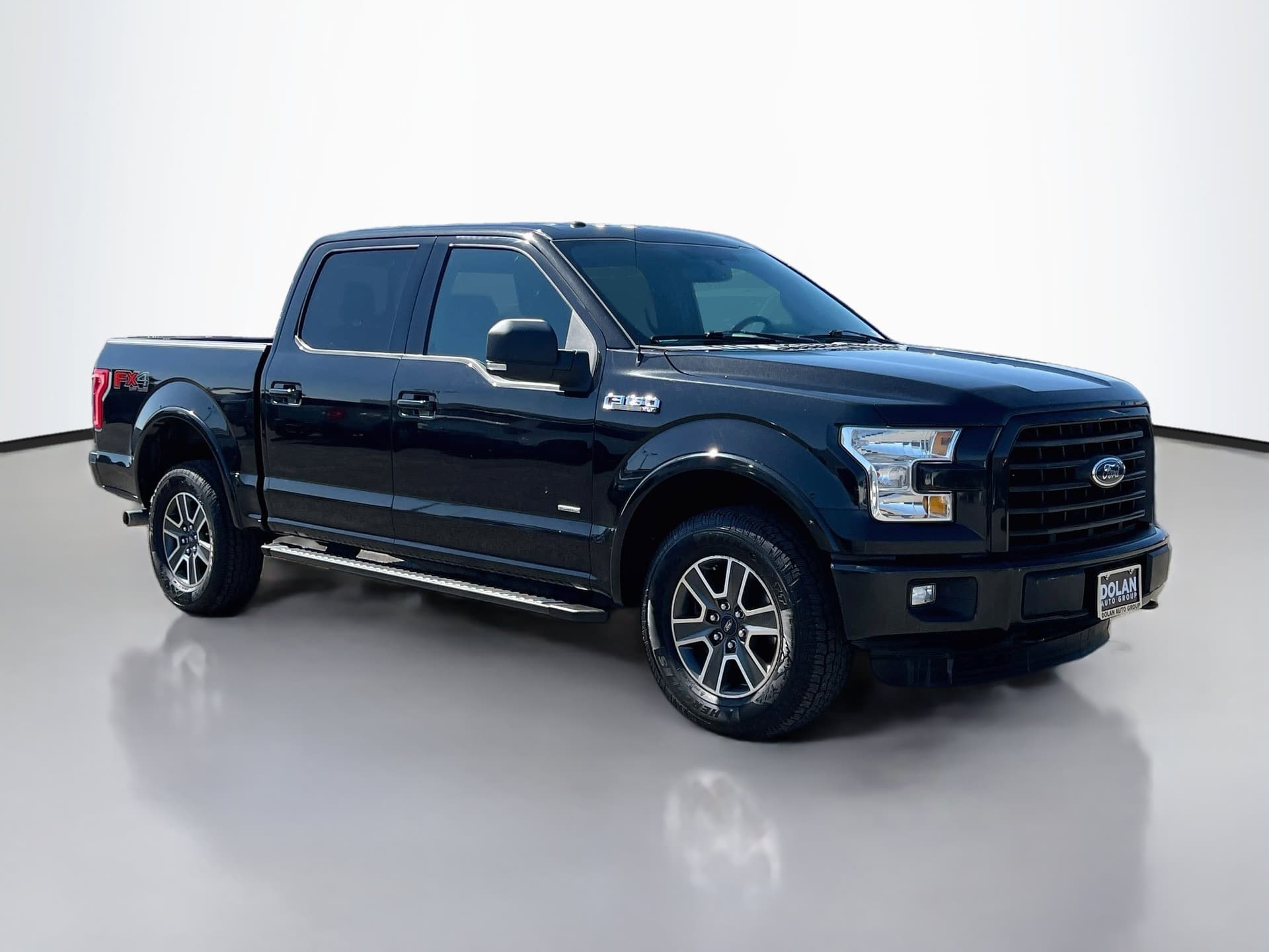 2015 Ford F-150 XLT — photo 1 of 36