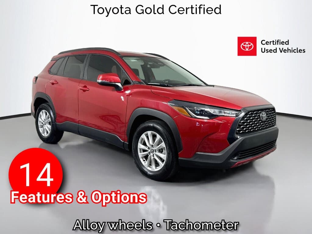 2023 Toyota Corolla Cross LE — photo 1 of 42