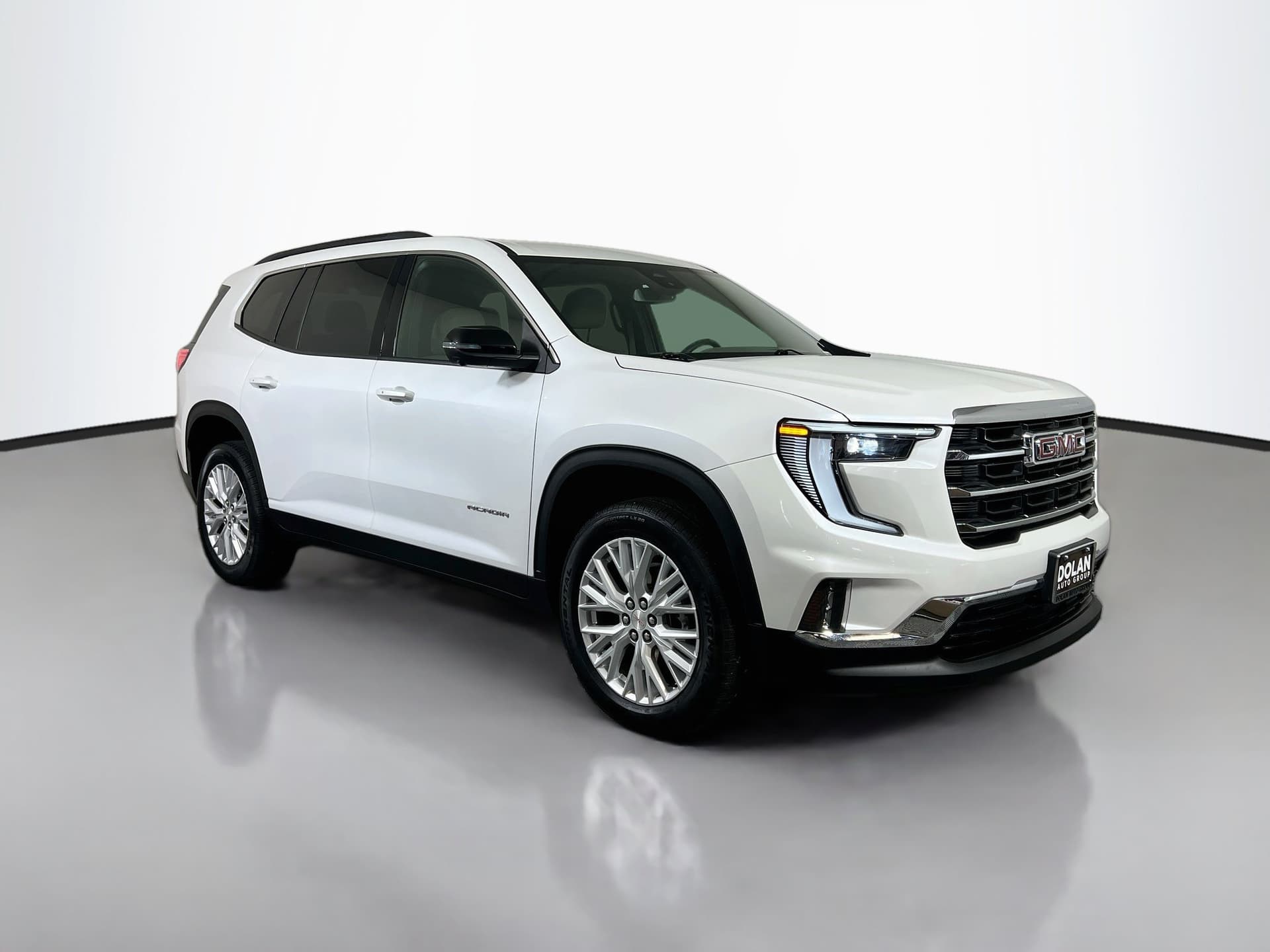 2024 GMC Acadia FWD Elevation — photo 1 of 38