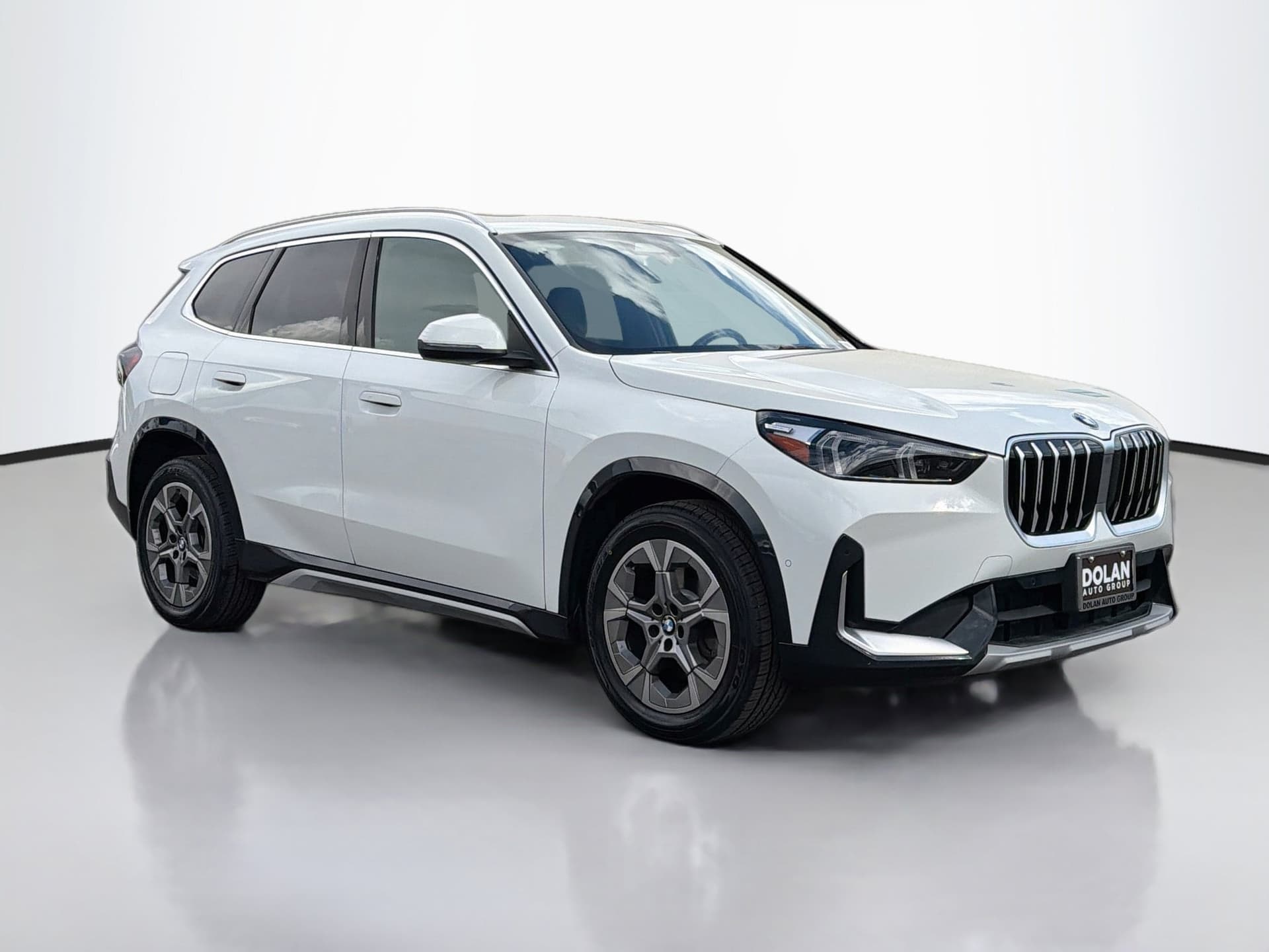 2025 BMW X1 xDrive28i — photo 1 of 36