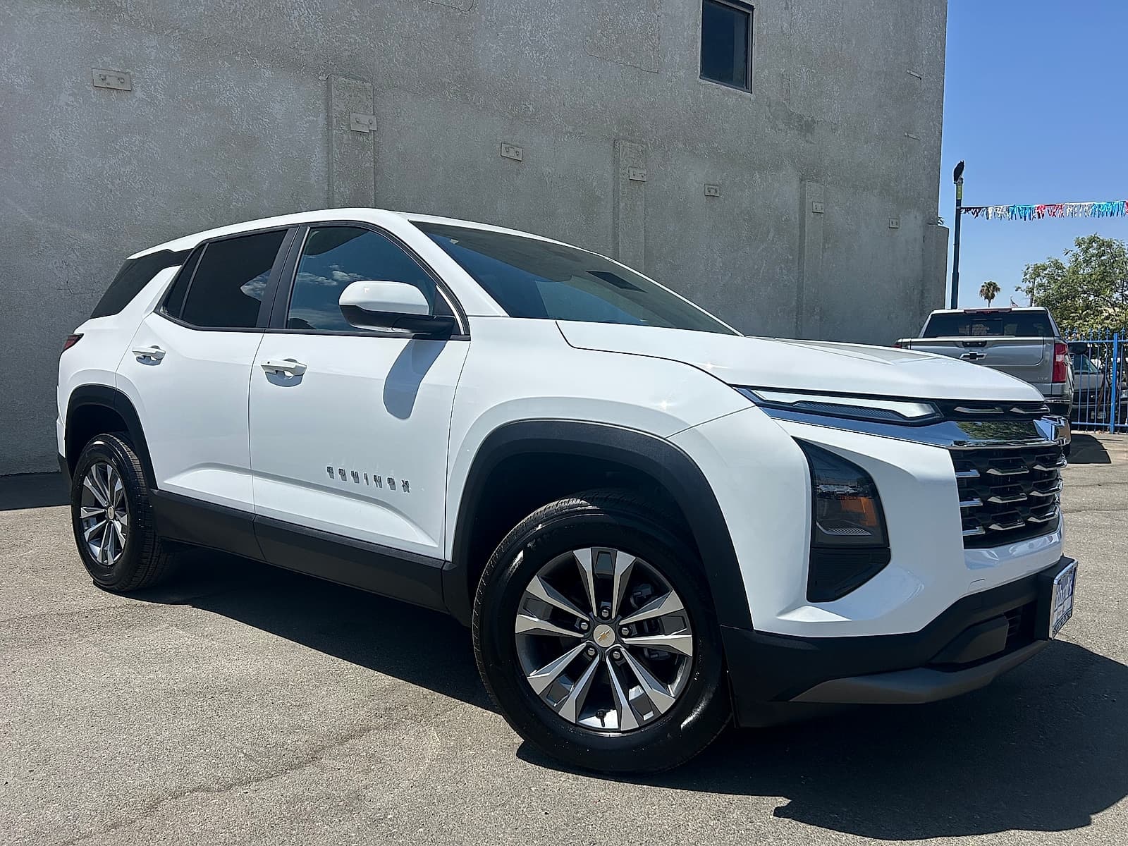 2027 Chevrolet Equinox LT — photo 1 of 38