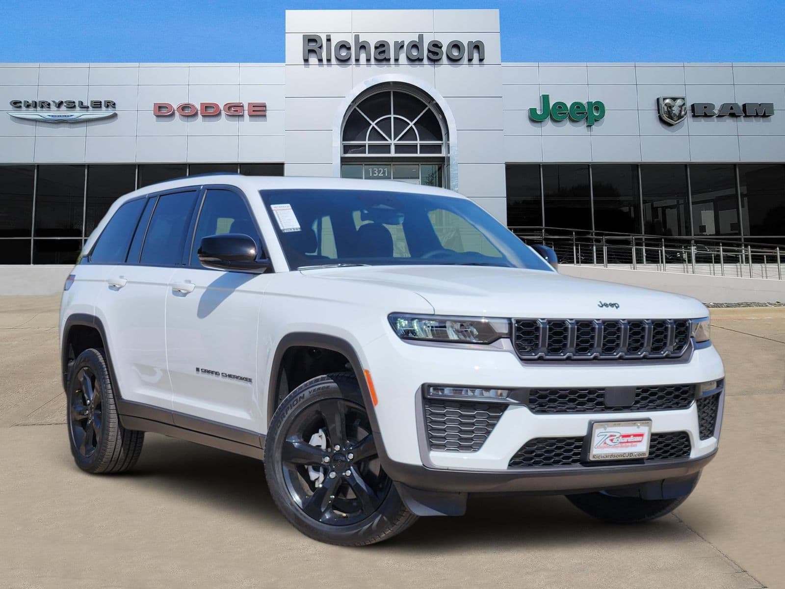 2026 Jeep Grand Cherokee Limited 4x4 — photo 1 of 56