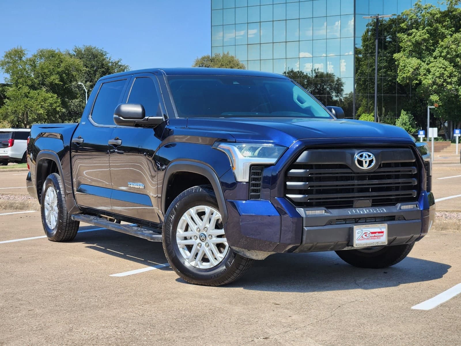2022 Toyota Tundra 2WD Base — photo 1 of 42