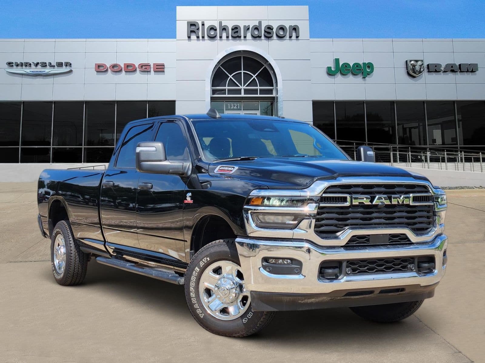 2026 RAM 2500 Tradesman — photo 1 of 41