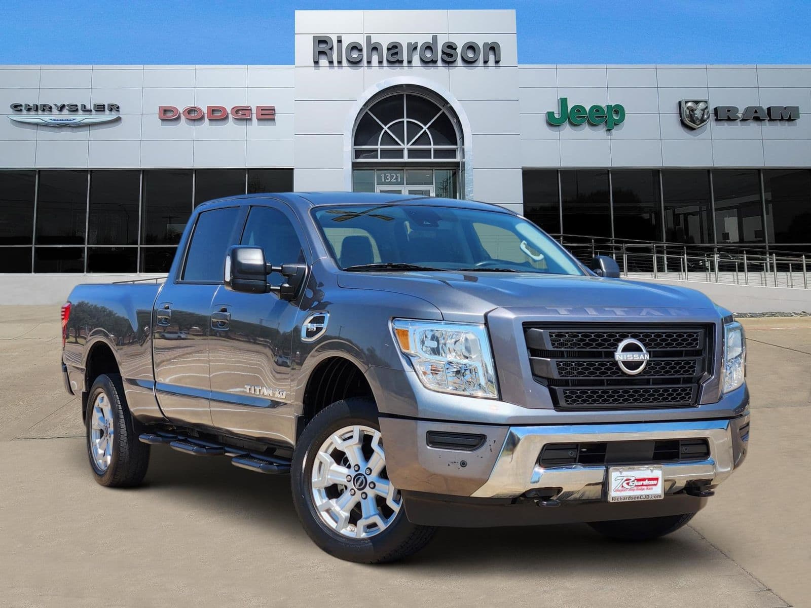 2023 Nissan Titan XD SV — photo 1 of 41