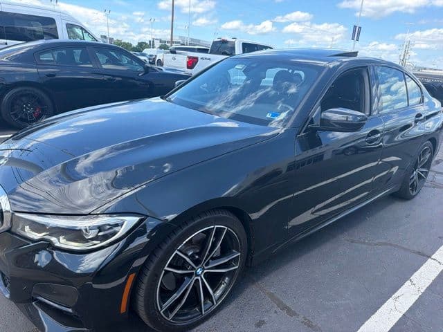 2019 BMW 3 Series 330i xDrive — photo 1 of 17