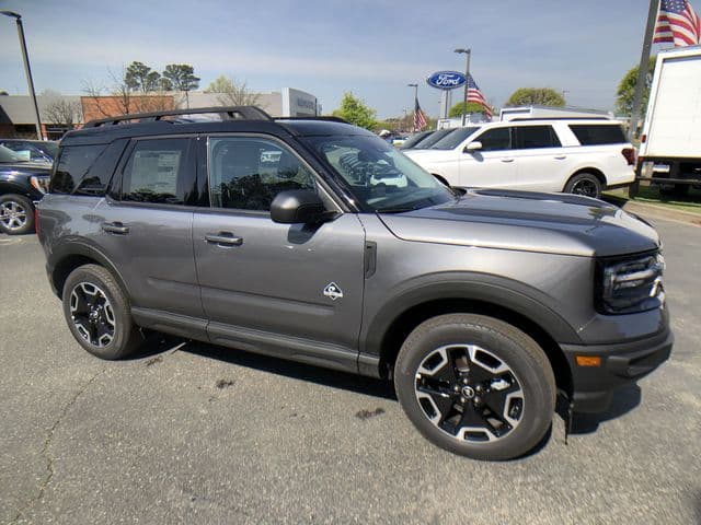 2022 Ford Bronco Sport Outer Banks — photo 1 of 25