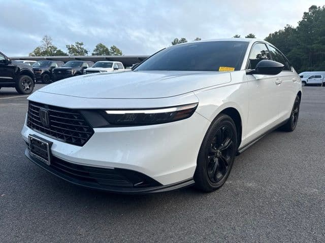 2025 Honda Accord Sedan SE — photo 1 of 11