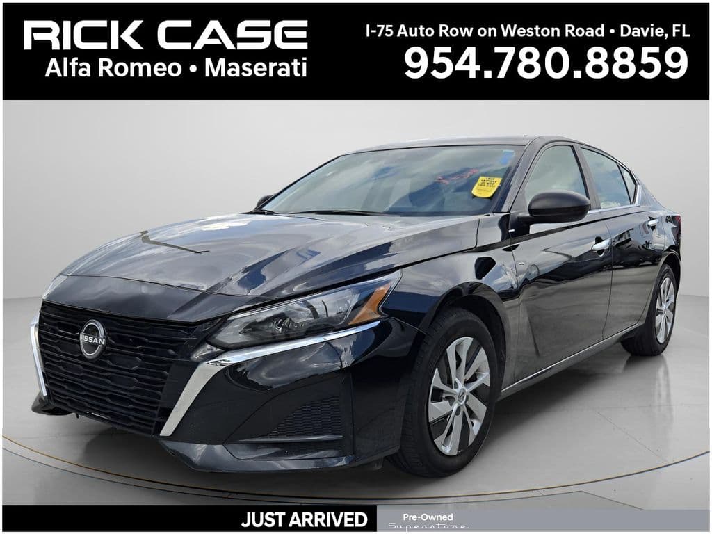2025 Nissan Altima Base — photo 1 of 11