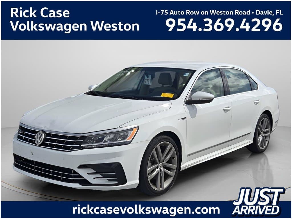 2017 Volkswagen Passat Base — photo 1 of 11