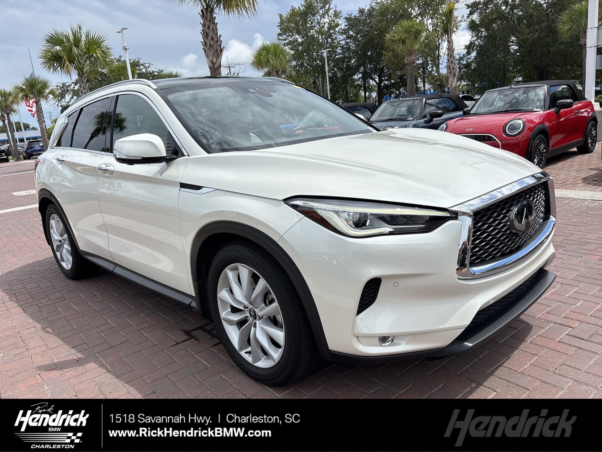 2019 INFINITI QX50 ESSENTIAL — photo 1 of 42
