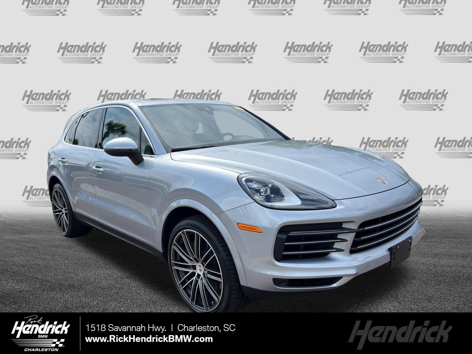 2023 Porsche Cayenne Base — photo 1 of 43