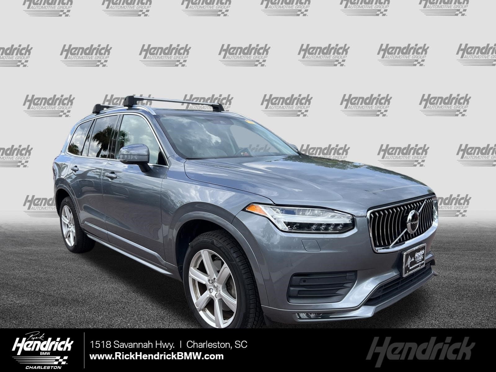 2020 Volvo XC90 Momentum — photo 1 of 41