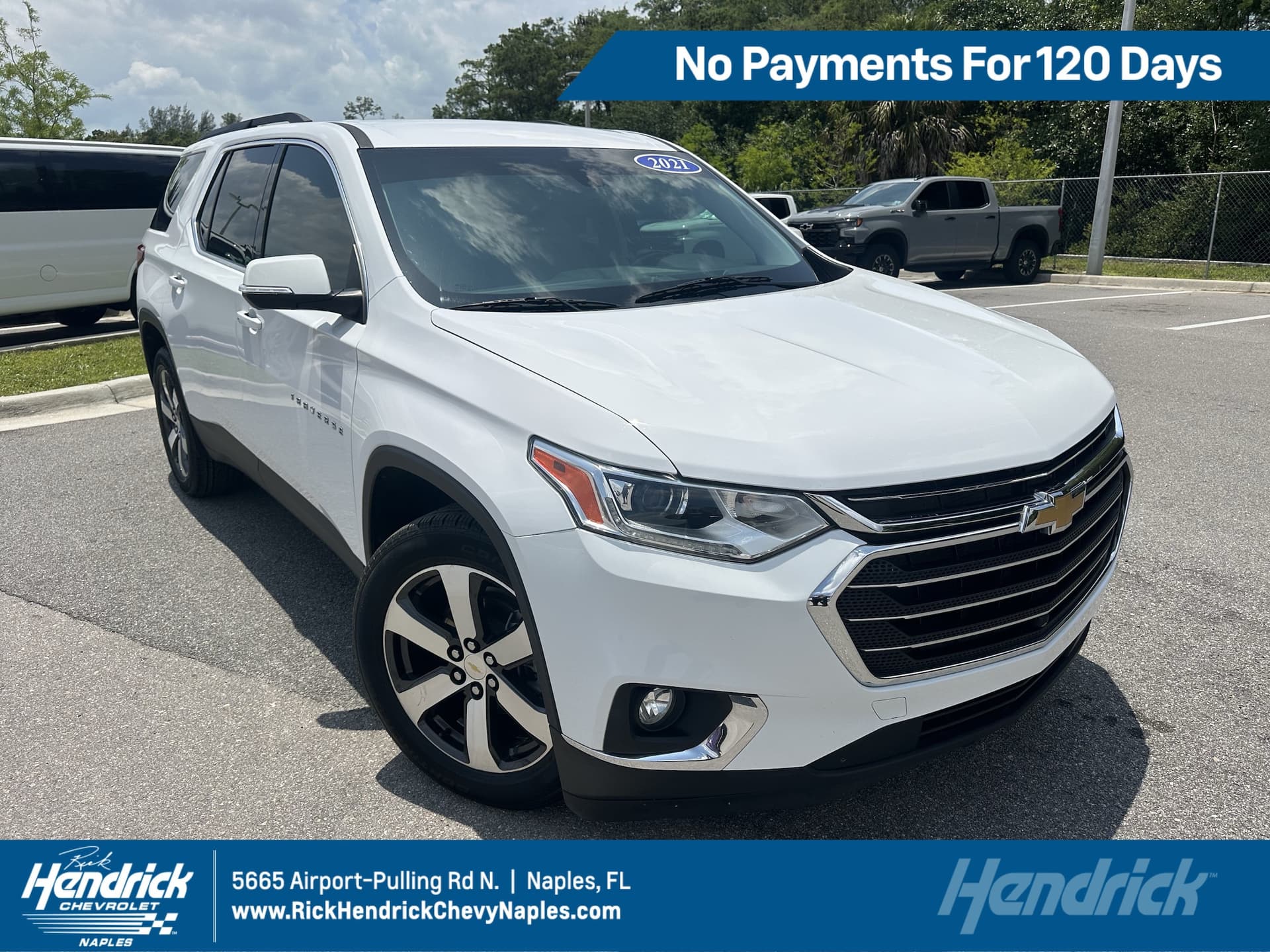 2021 Chevrolet Traverse LT Leather — photo 1 of 41