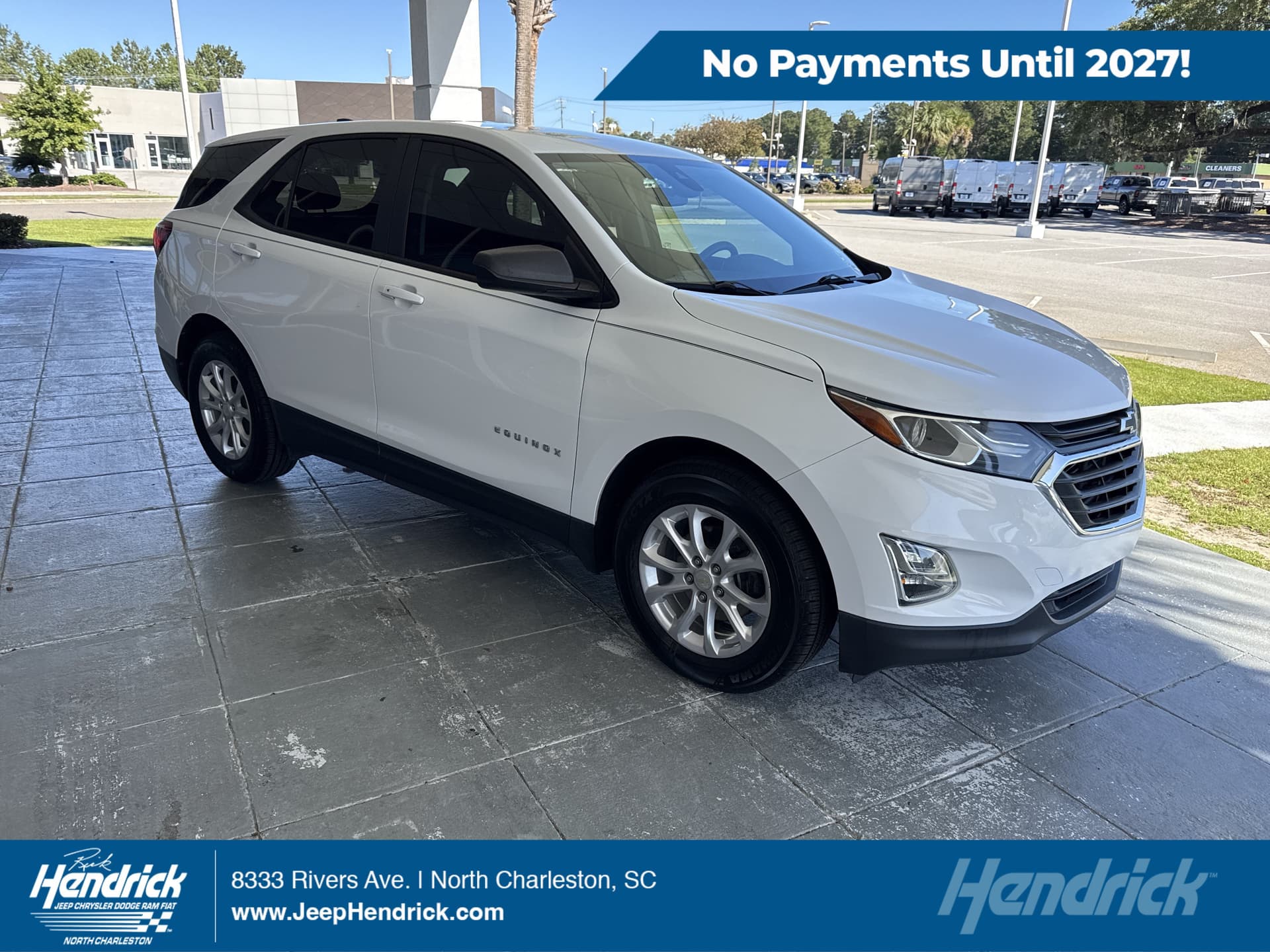 2020 Chevrolet Equinox LS — photo 1 of 35