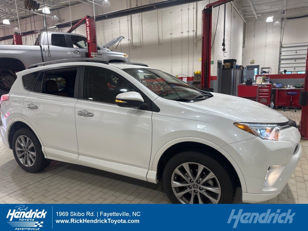 2017 Toyota RAV4 Platinum — photo 1 of 11