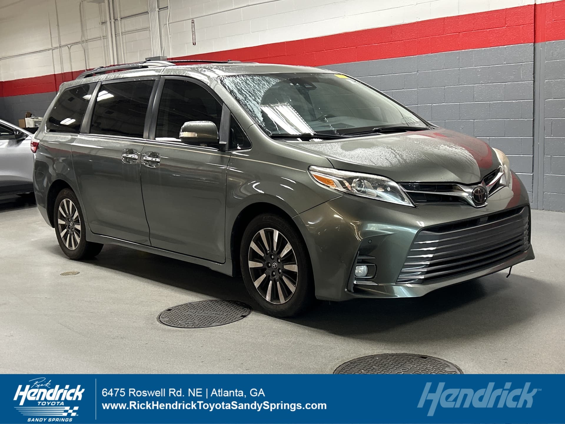 2020 Toyota Sienna Limited — photo 1 of 11