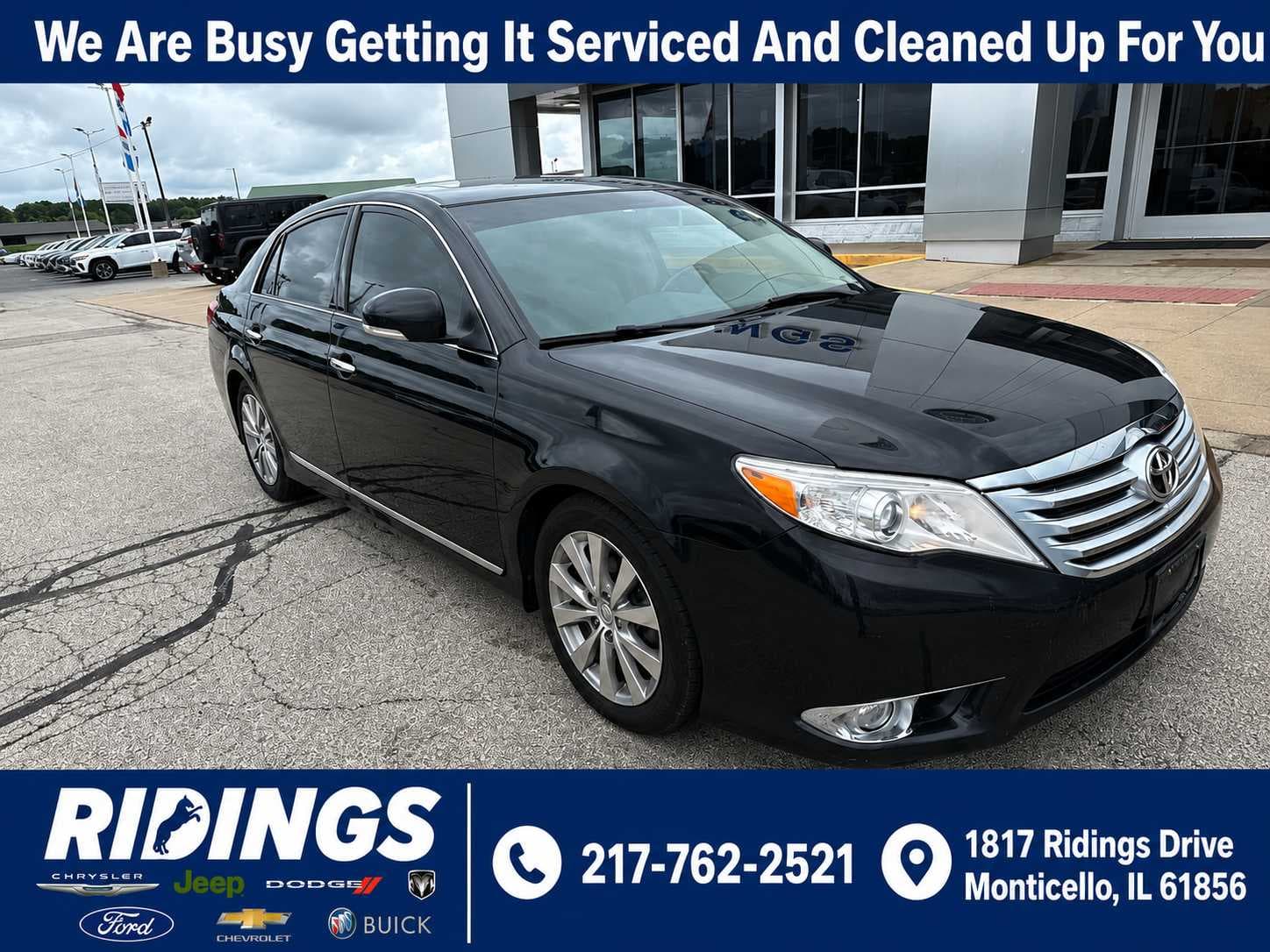2011 Toyota Avalon Limited — photo 1 of 11