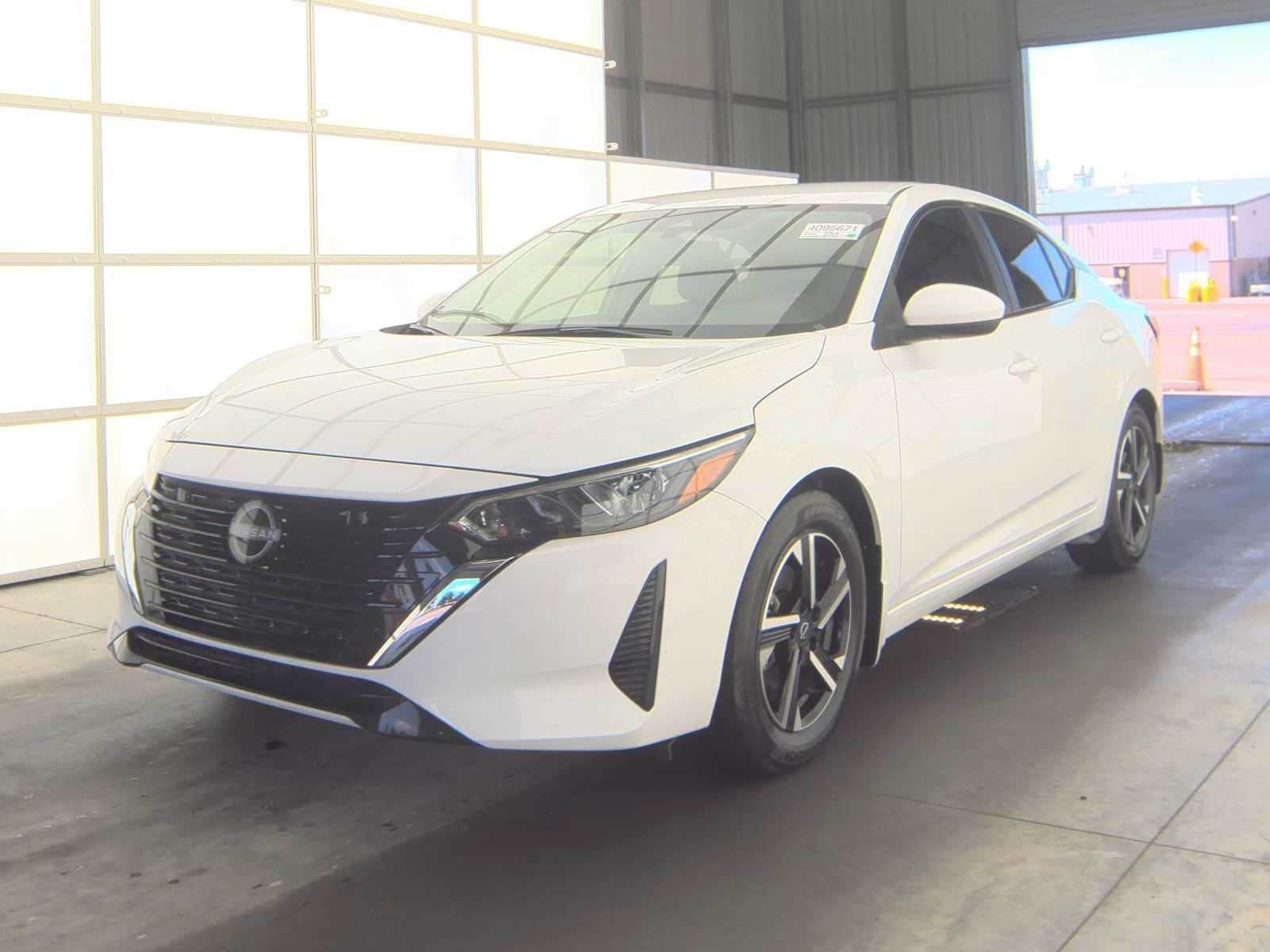 2025 Nissan Sentra SV — photo 1 of 15