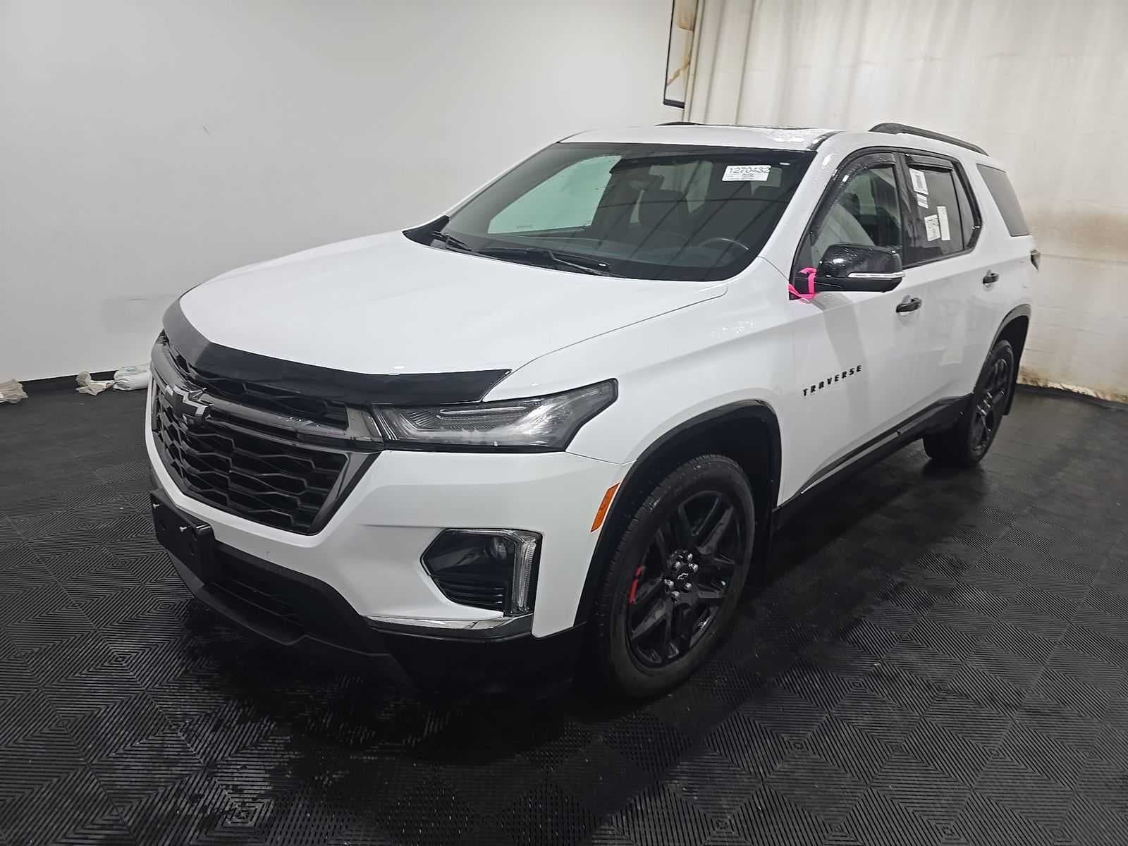 2023 Chevrolet Traverse Premier — photo 1 of 14