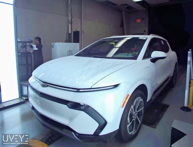 2025 Chevrolet Equinox EV LT — photo 1 of 15