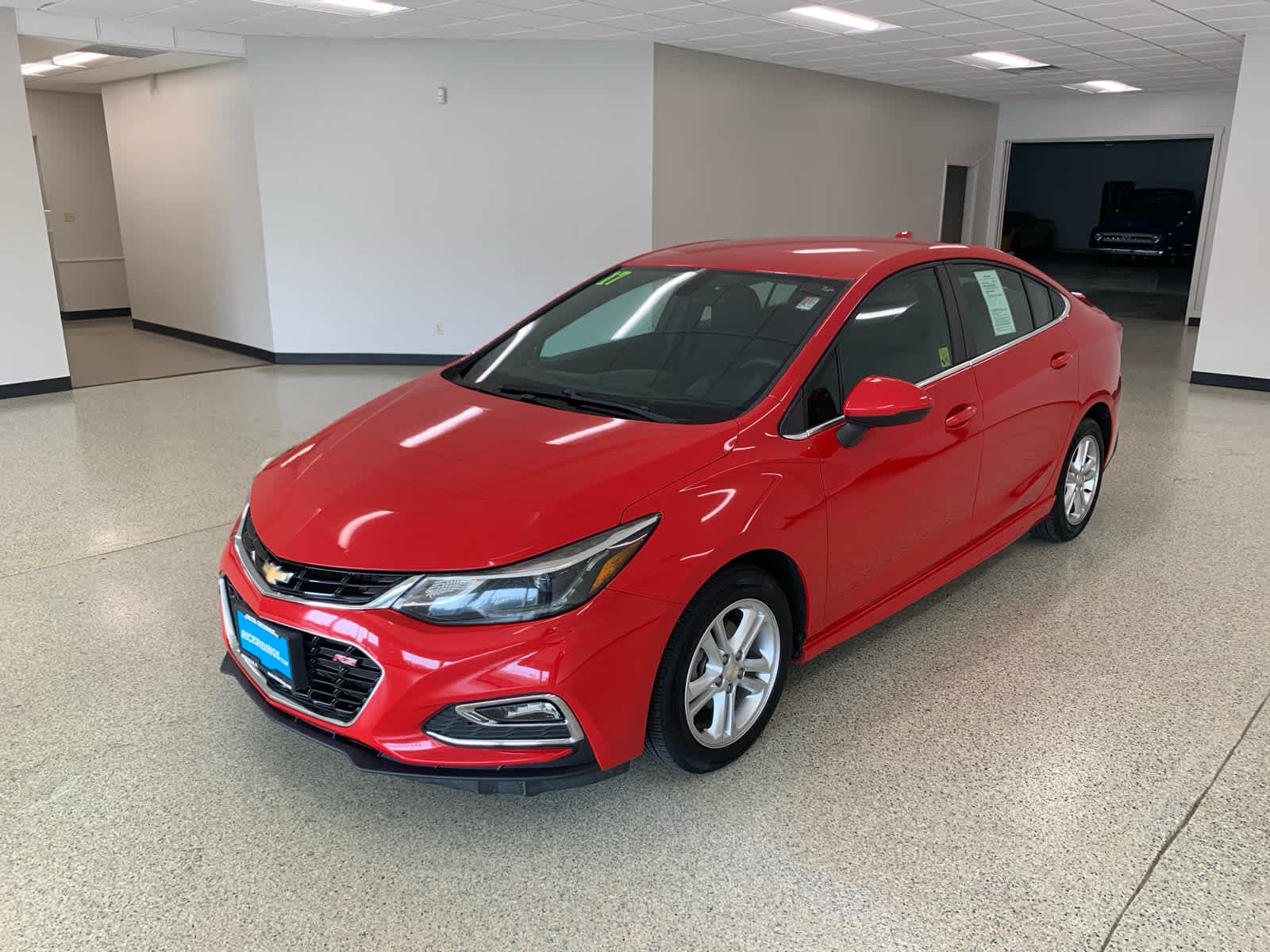 2017 Chevrolet Cruze LT — photo 1 of 32