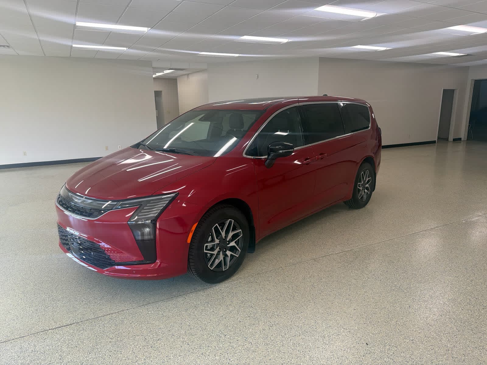 2027 Chrysler Pacifica Limited — photo 1 of 49
