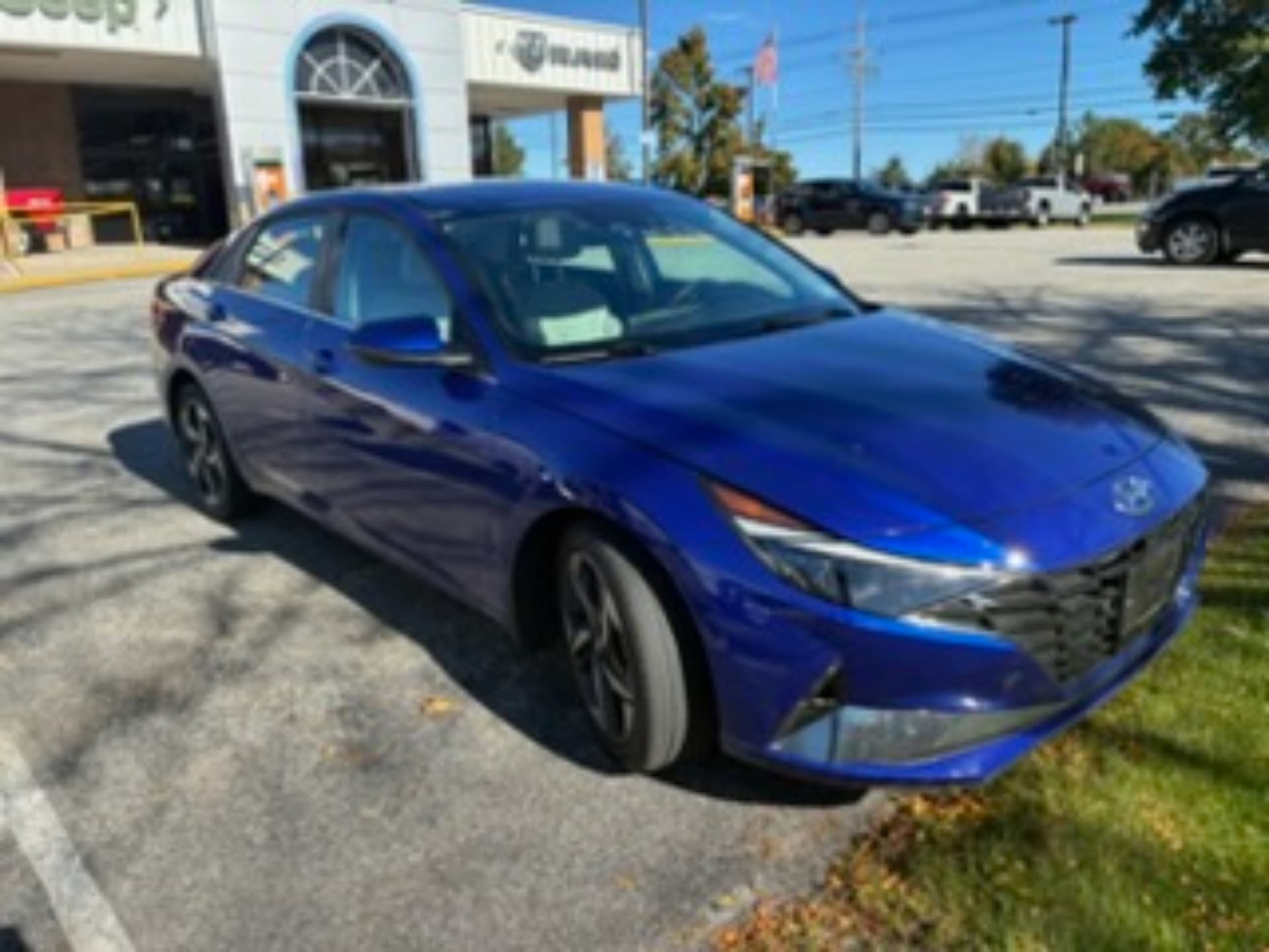 2023 Hyundai Elantra Limited — photo 1 of 17