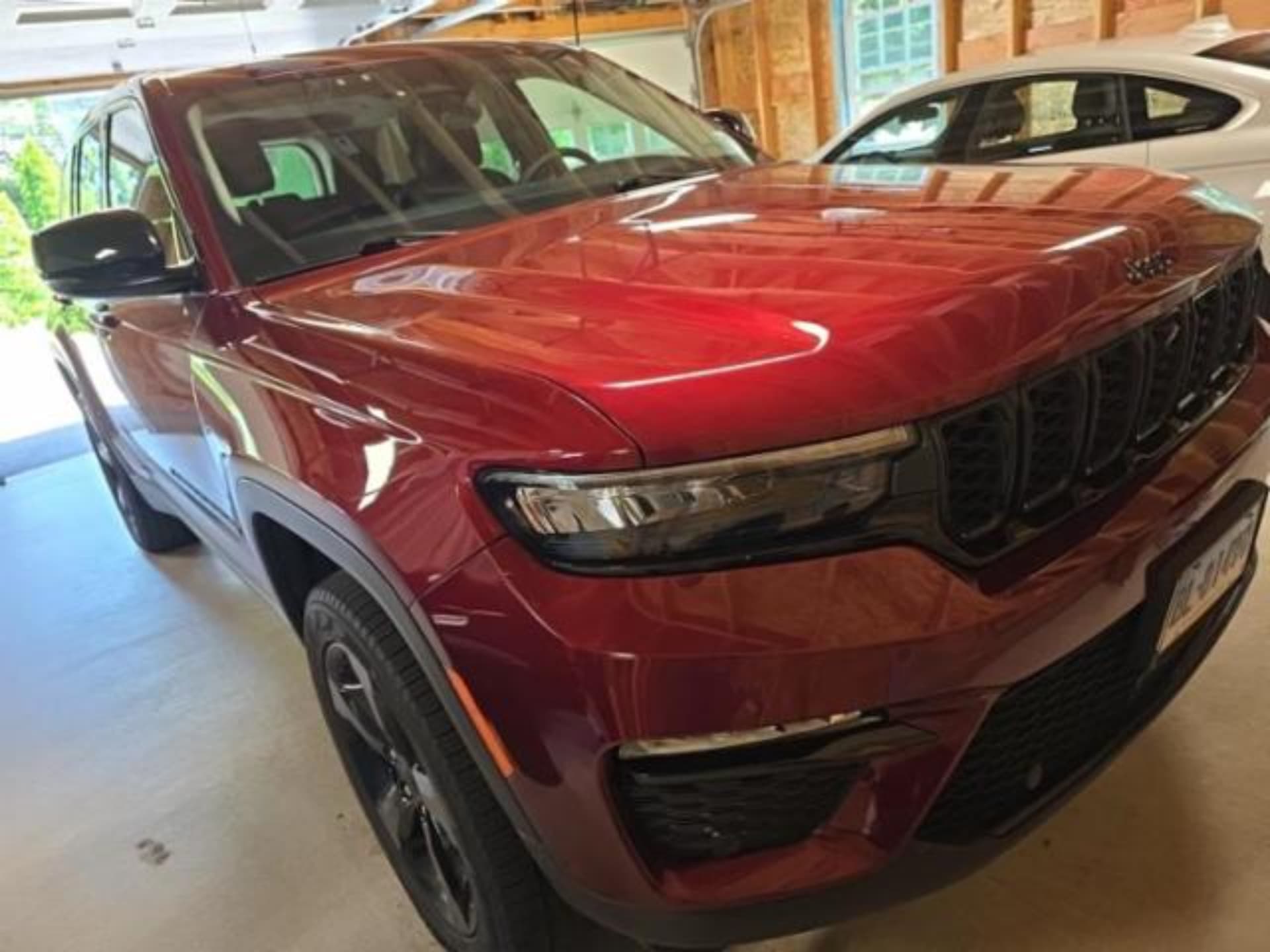 2023 Jeep Grand Cherokee Limited — photo 1 of 19