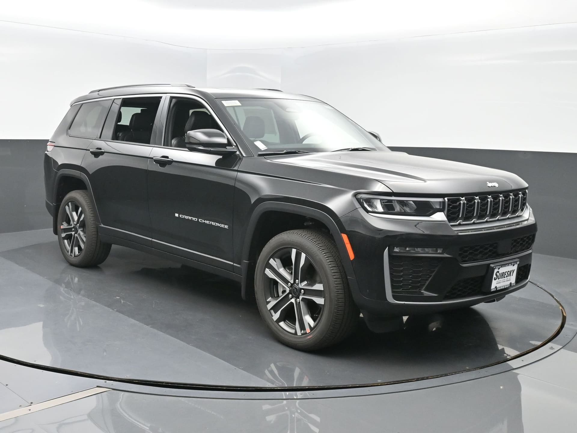 2027 Jeep Grand Cherokee L Limited — photo 1 of 48
