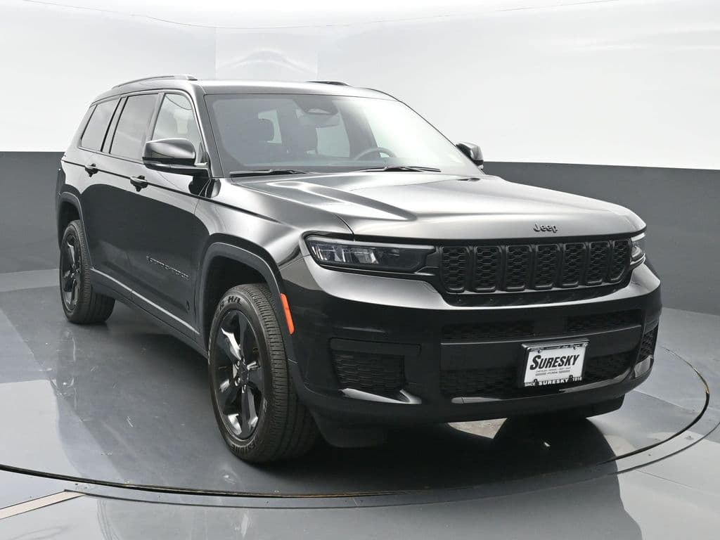 2023 Jeep Grand Cherokee L Altitude X — photo 1 of 42
