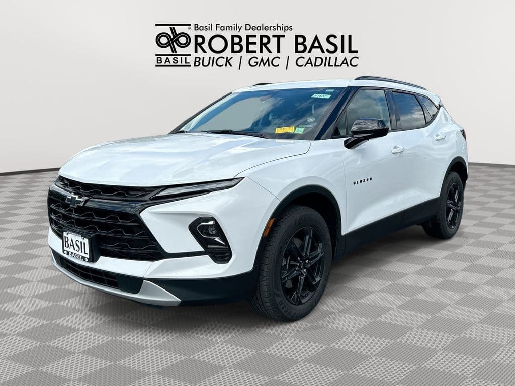 2024 Chevrolet Blazer LT — photo 1 of 30