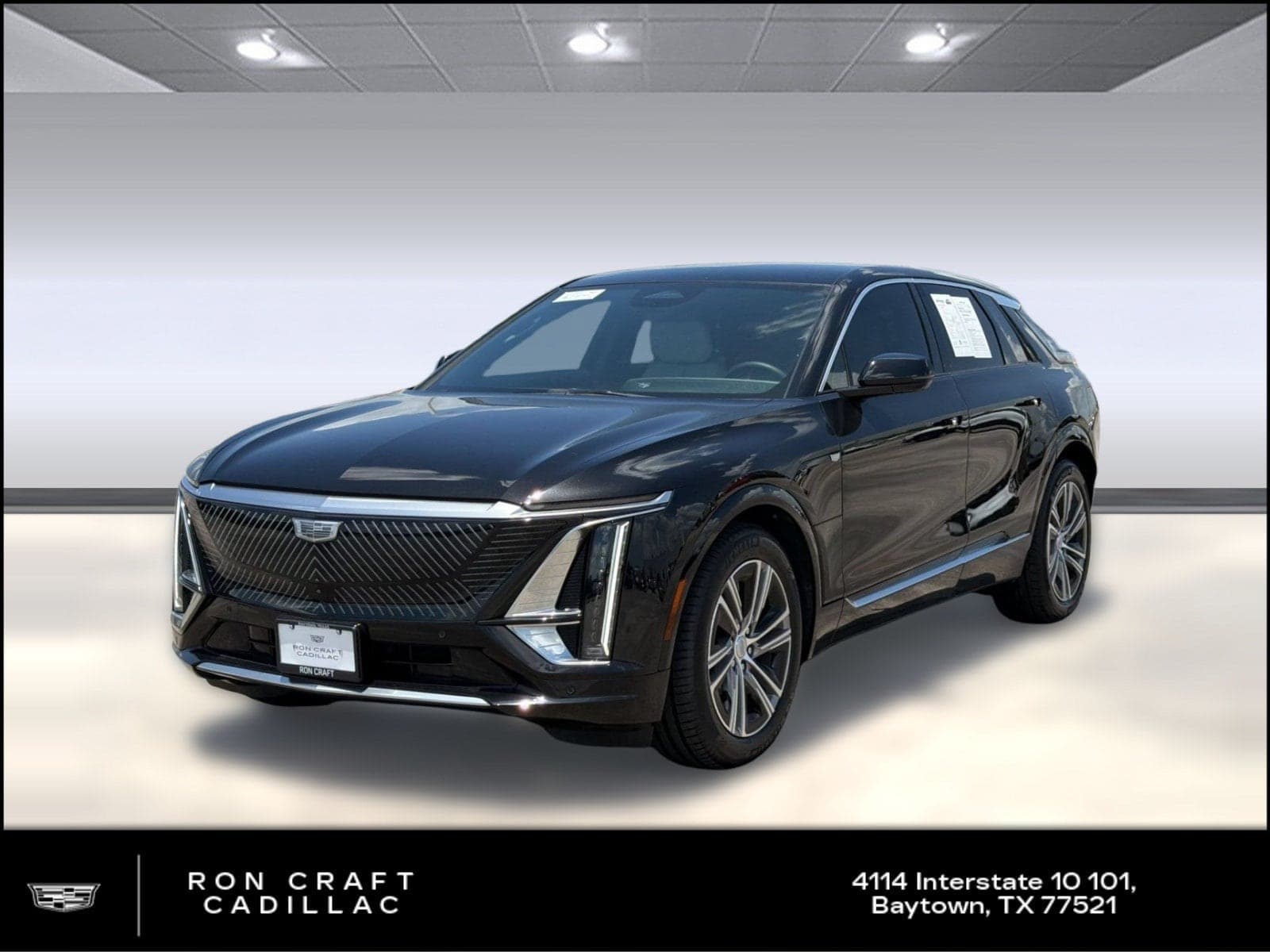 2024 Cadillac LYRIQ Luxury 1 — photo 1 of 29