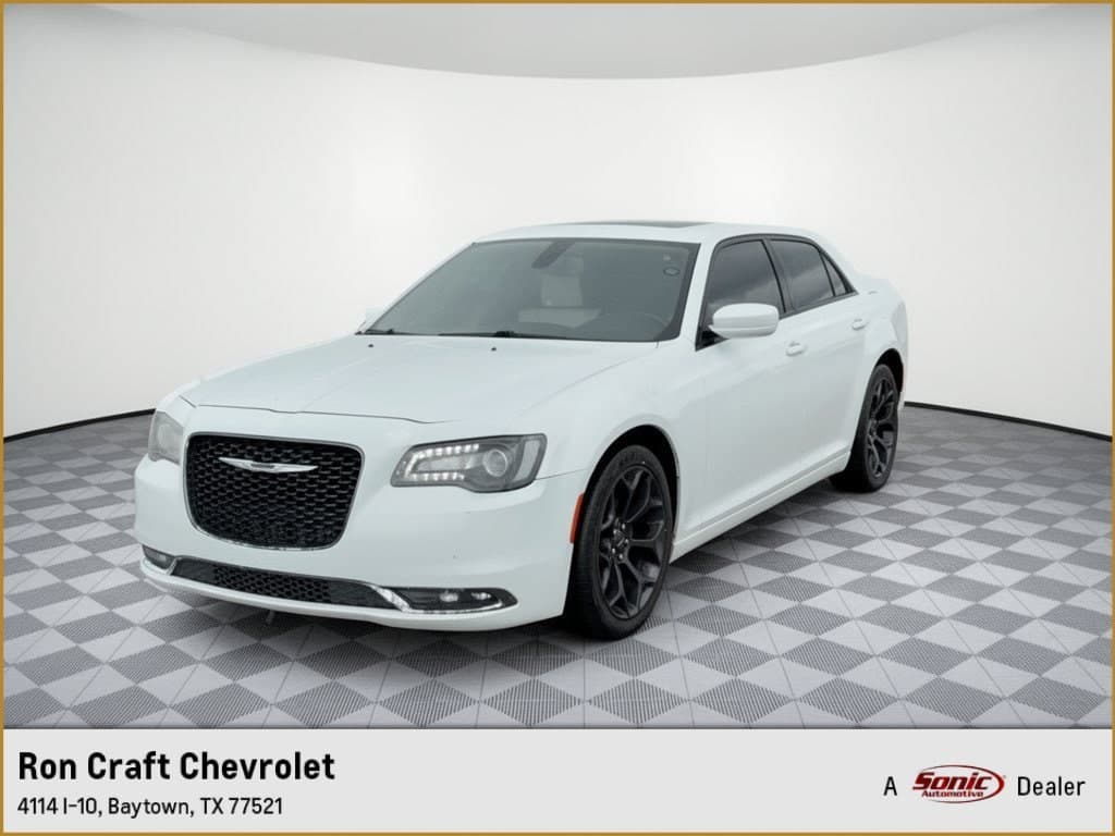 2020 Chrysler 300 300S — photo 1 of 31