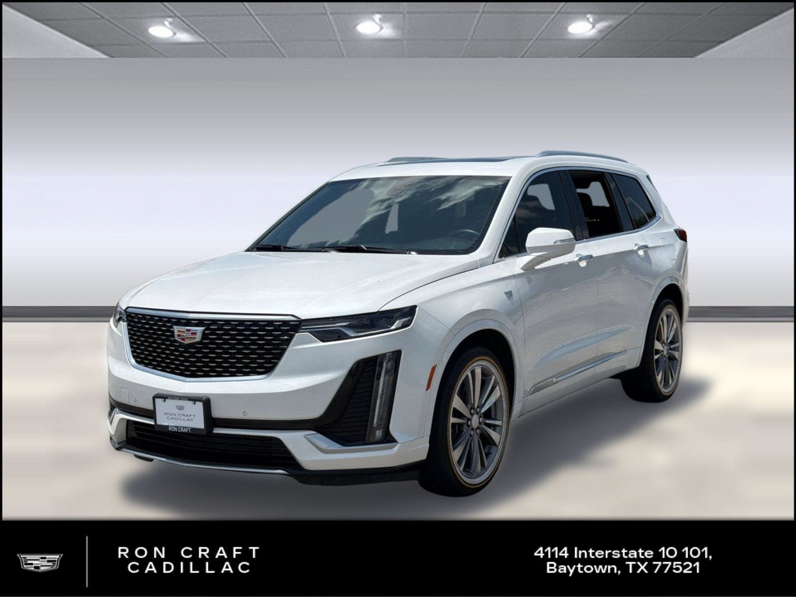 2025 Cadillac XT6 Premium Luxury — photo 1 of 31