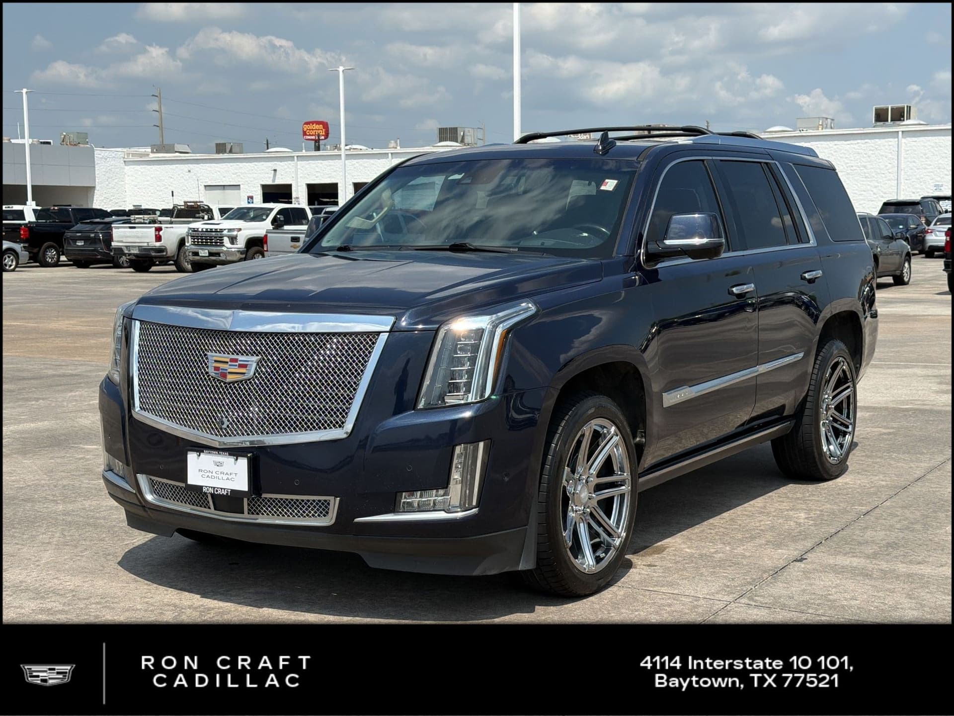 2018 Cadillac Escalade Premium Luxury — photo 1 of 30