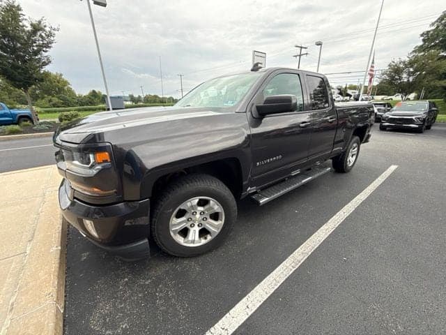 2016 Chevrolet Silverado 1500 LT — photo 1 of 4