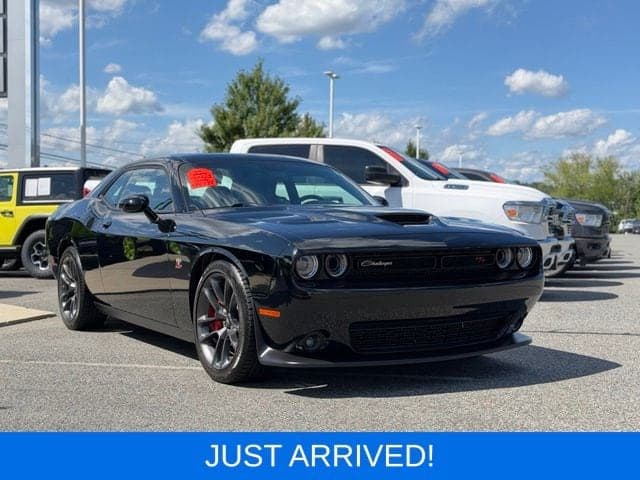 2022 Dodge Challenger R/T Scat Pack — photo 1 of 16