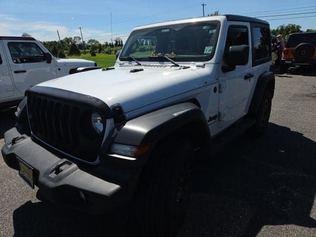 2023 Jeep Wrangler Sport — photo 1 of 3