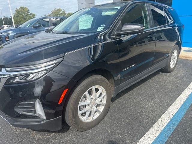 2022 Chevrolet Equinox LT — photo 1 of 7