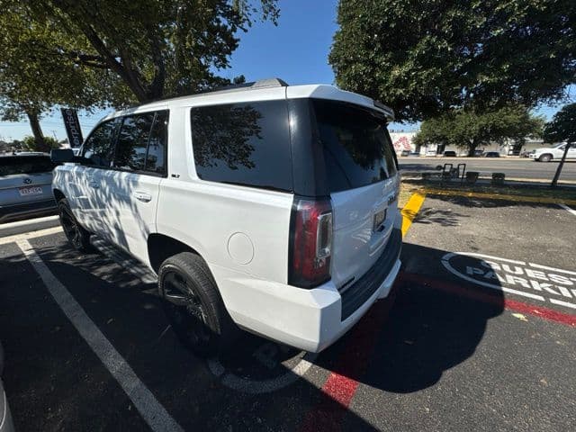 2020 GMC Yukon SLT — photo 1 of 12