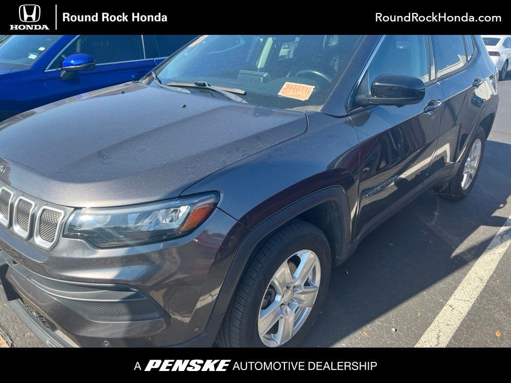 2022 Jeep Compass Latitude — photo 1 of 4