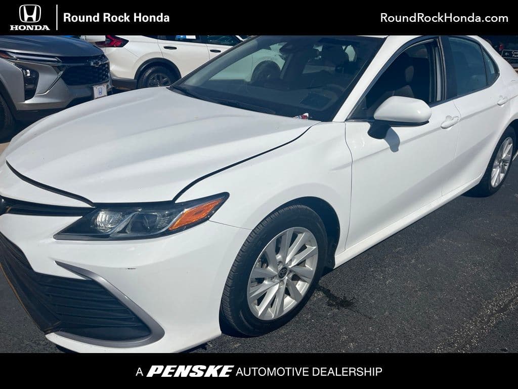 2022 Toyota Camry LE — photo 1 of 4